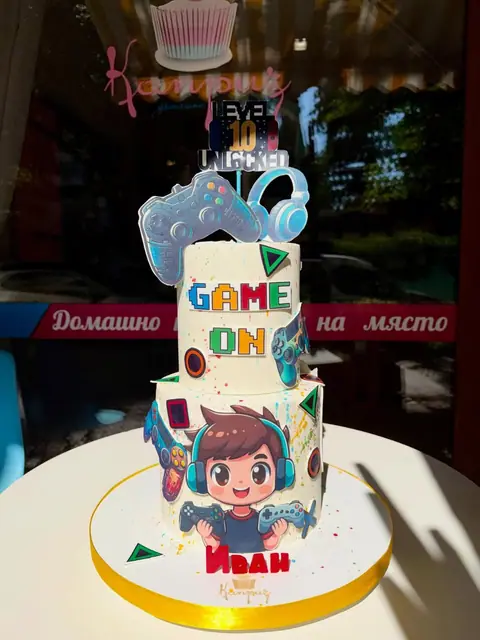 Торти за момчета › PlayStation — фондан, 40 парчета
