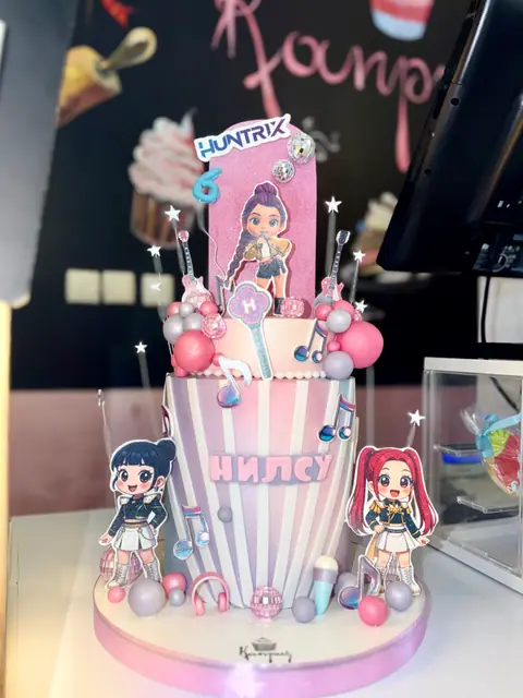 Cakes for girls › K-Pop Demon Hunters — cream, 24 servings