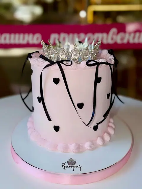 Cakes for girls › Crown — cream, 20 servings