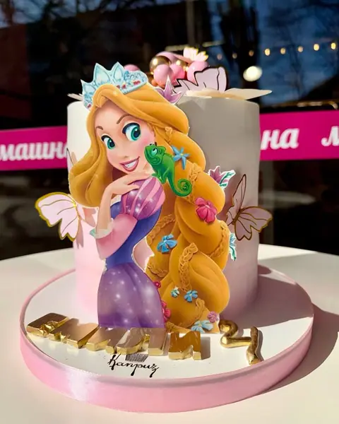 Cakes for girls › Rapunzel — fondant, 20 servings
