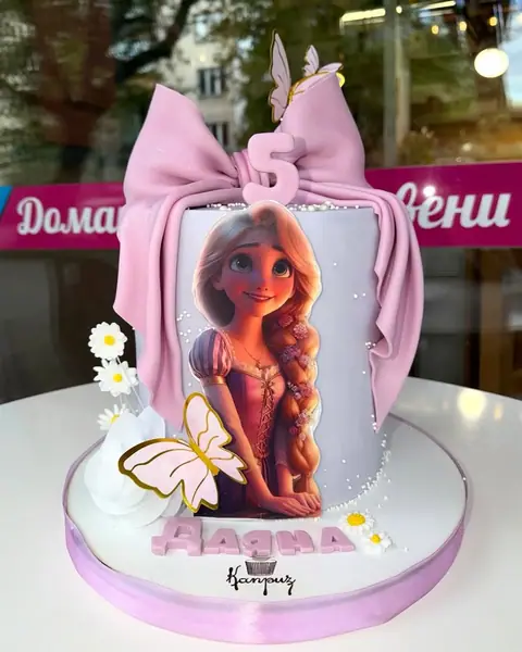 Cakes for girls › Rapunzel — fondant, 20 servings
