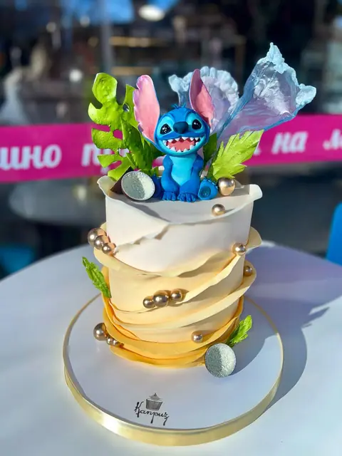 Cakes for girls › Stitch — fondant, 16 servings
