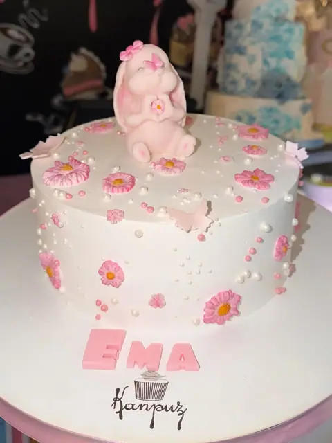 Cakes for girls — cream, 16 servings