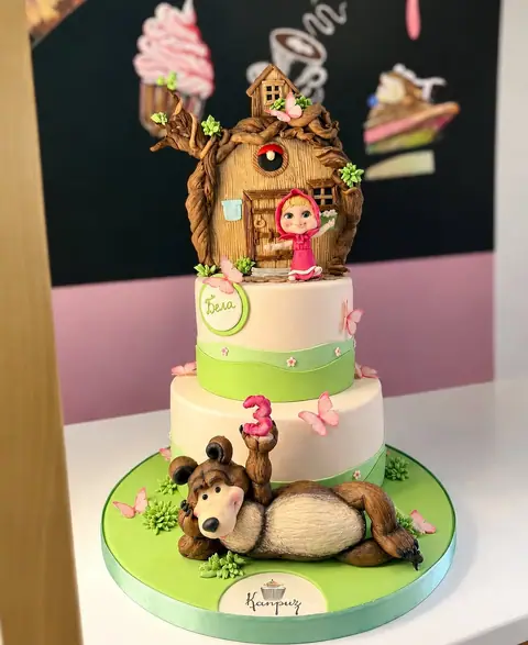 Cakes for girls — fondant, 32 servings