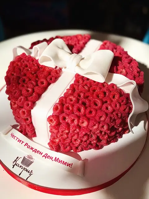Cakes for her